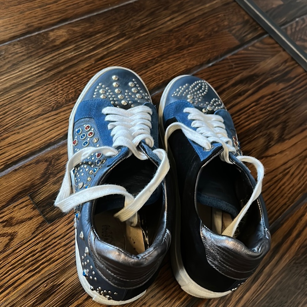 Women sneakers
